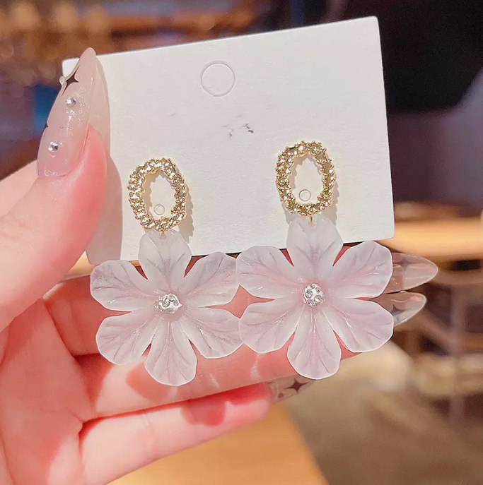 Stunning Acrylic Flower Earrings Featuring a Lively Floral Pattern