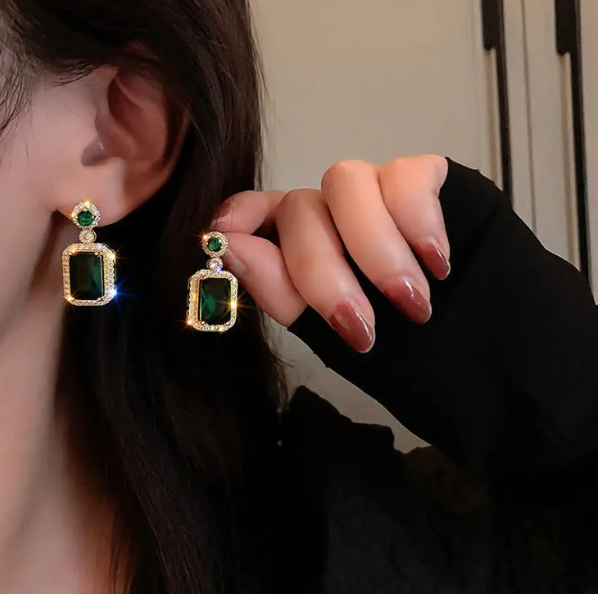 Stylish Jewelry Trio Featuring a Ring, Earrings, and Necklace (Jewelry Trio Set)
