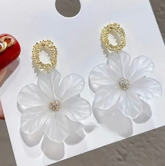 Stunning Acrylic Flower Earrings Featuring a Lively Floral Pattern