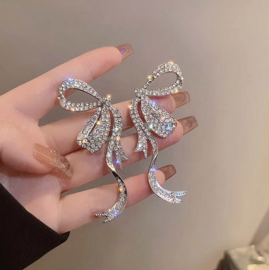 Glamorous Oversized Bow Knot Earrings Set with Sparkling Rhinestones