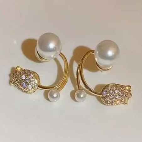 Charming Sparkling Tulip Stud Earrings