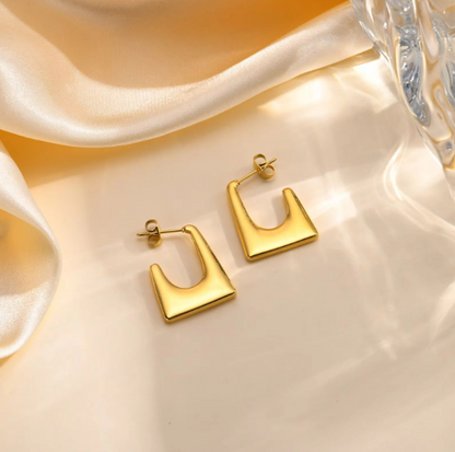 Trendy U Cut Geometric Earrings with a Sleek Silhouette