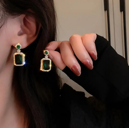Stylish Jewelry Trio Featuring a Ring, Earrings, and Necklace (Jewelry Trio Set)